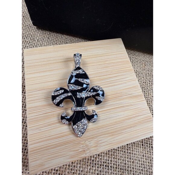 Silver Fleur-De-Lis Pendant With Black & Clear Rhinestones In Gift Box - Picture 5 of 6